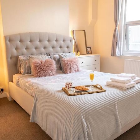 4 Bedroom Flat With High Speed Wi-Fi In North Acton, Ealing, West 伦敦 外观 照片