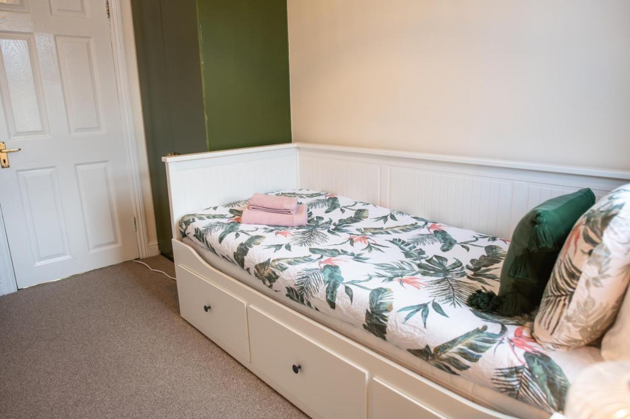 4 Bedroom Flat With High Speed Wi-Fi In North Acton, Ealing, West 伦敦 外观 照片