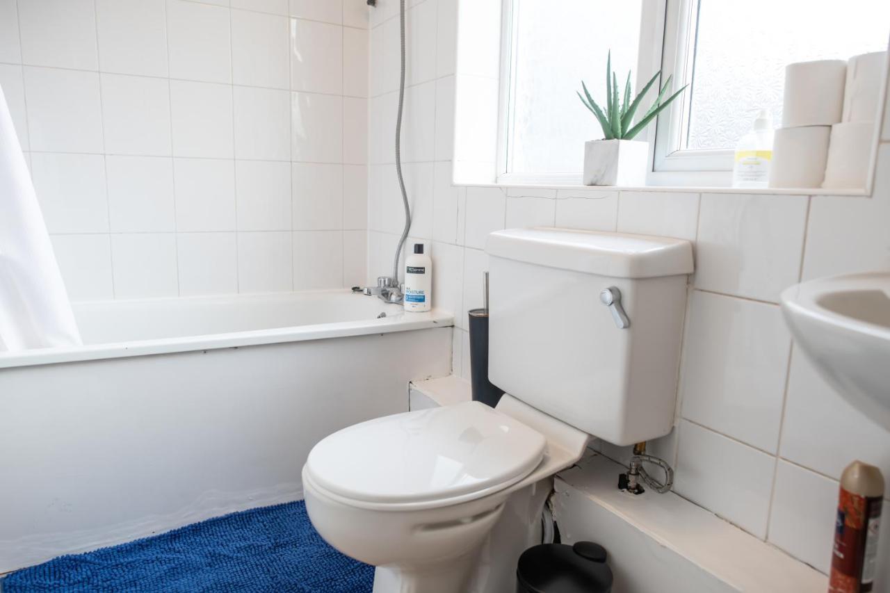 4 Bedroom Flat With High Speed Wi-Fi In North Acton, Ealing, West 伦敦 外观 照片