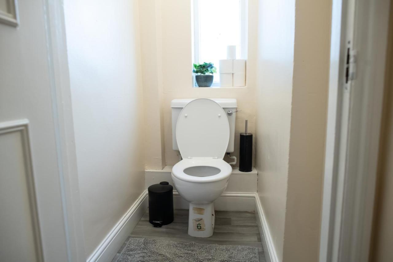 4 Bedroom Flat With High Speed Wi-Fi In North Acton, Ealing, West 伦敦 外观 照片