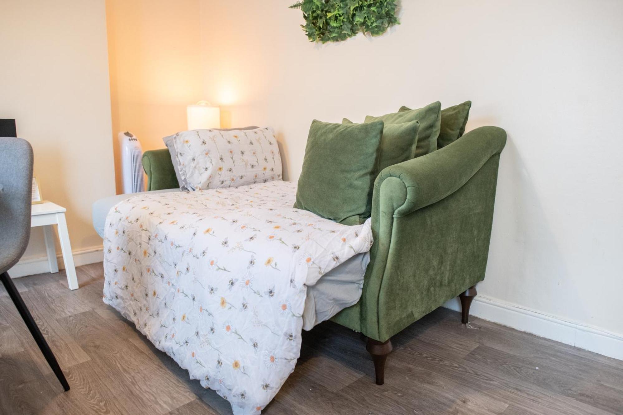 4 Bedroom Flat With High Speed Wi-Fi In North Acton, Ealing, West 伦敦 外观 照片