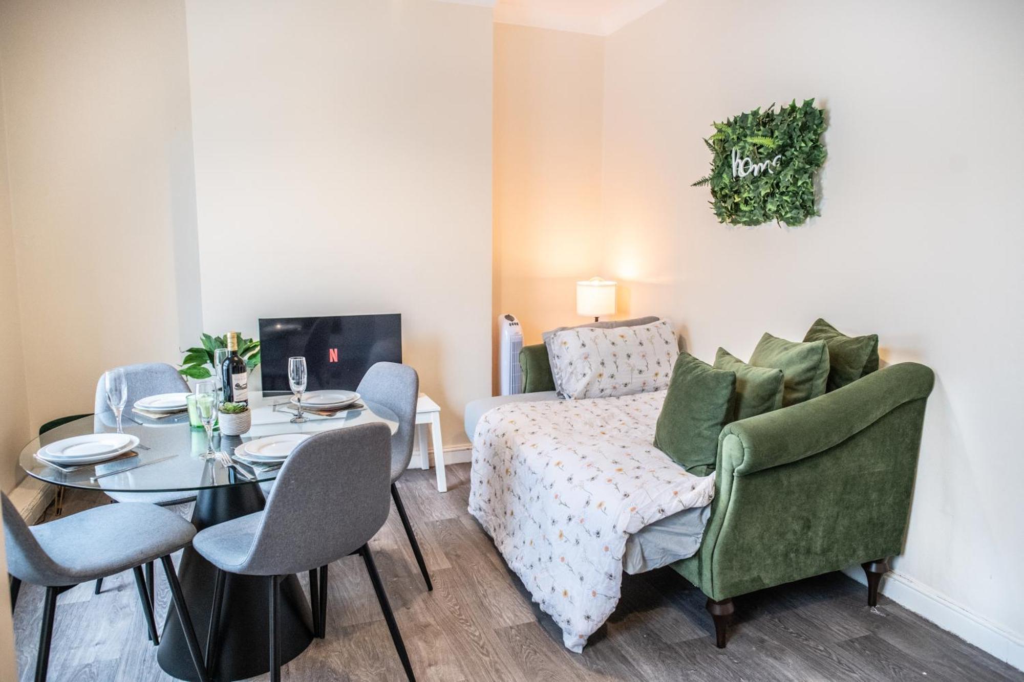 4 Bedroom Flat With High Speed Wi-Fi In North Acton, Ealing, West 伦敦 外观 照片